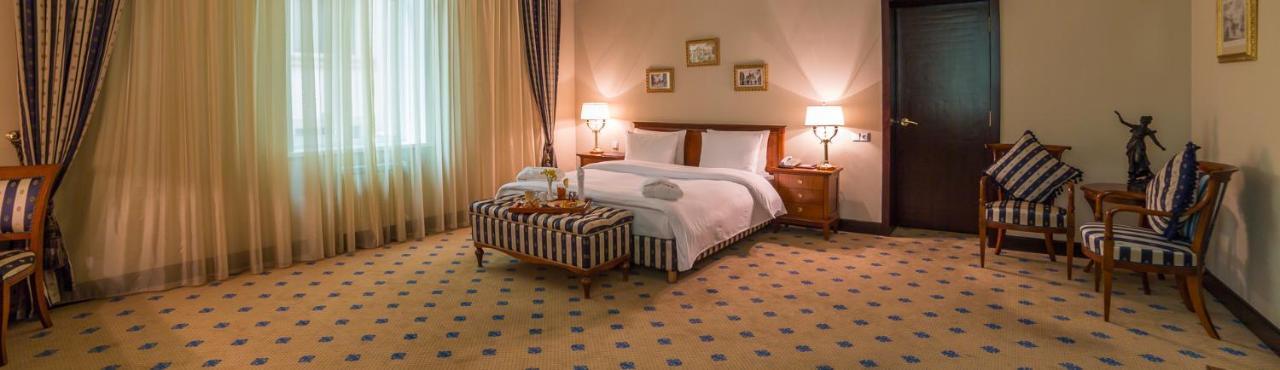 Grand Tien Shan Hotel อัลมาตี ภายนอก รูปภาพ