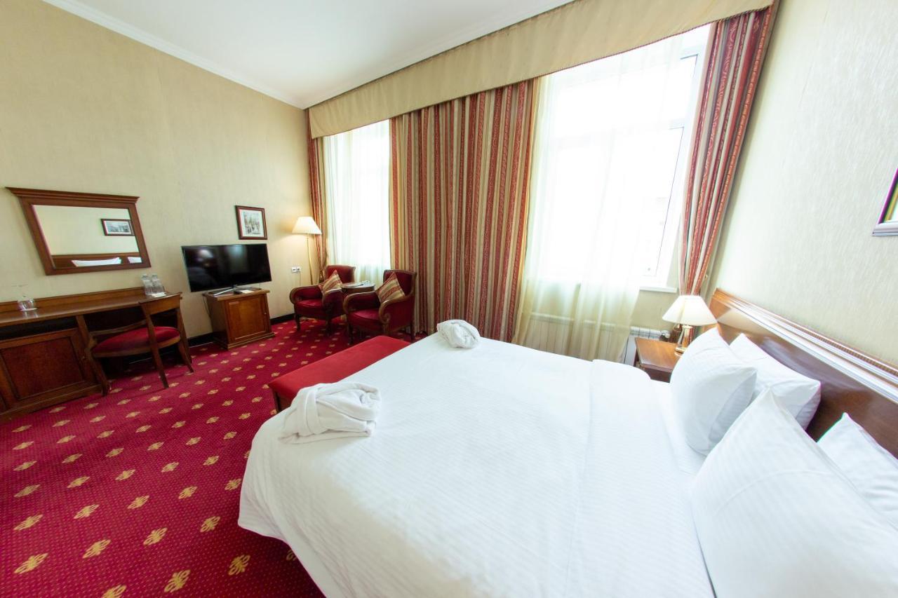 Grand Tien Shan Hotel อัลมาตี ภายนอก รูปภาพ