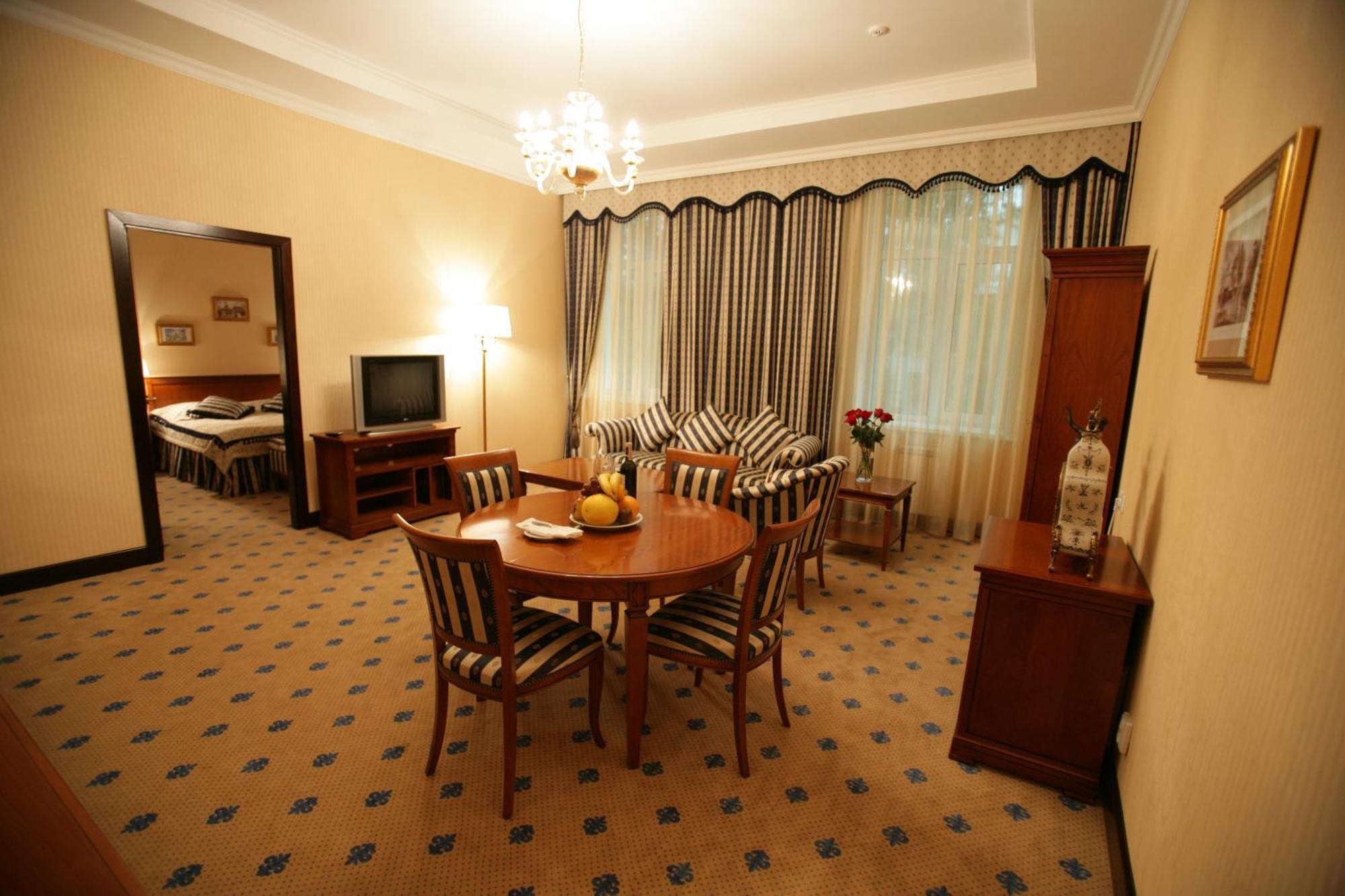 Grand Tien Shan Hotel อัลมาตี ห้อง รูปภาพ