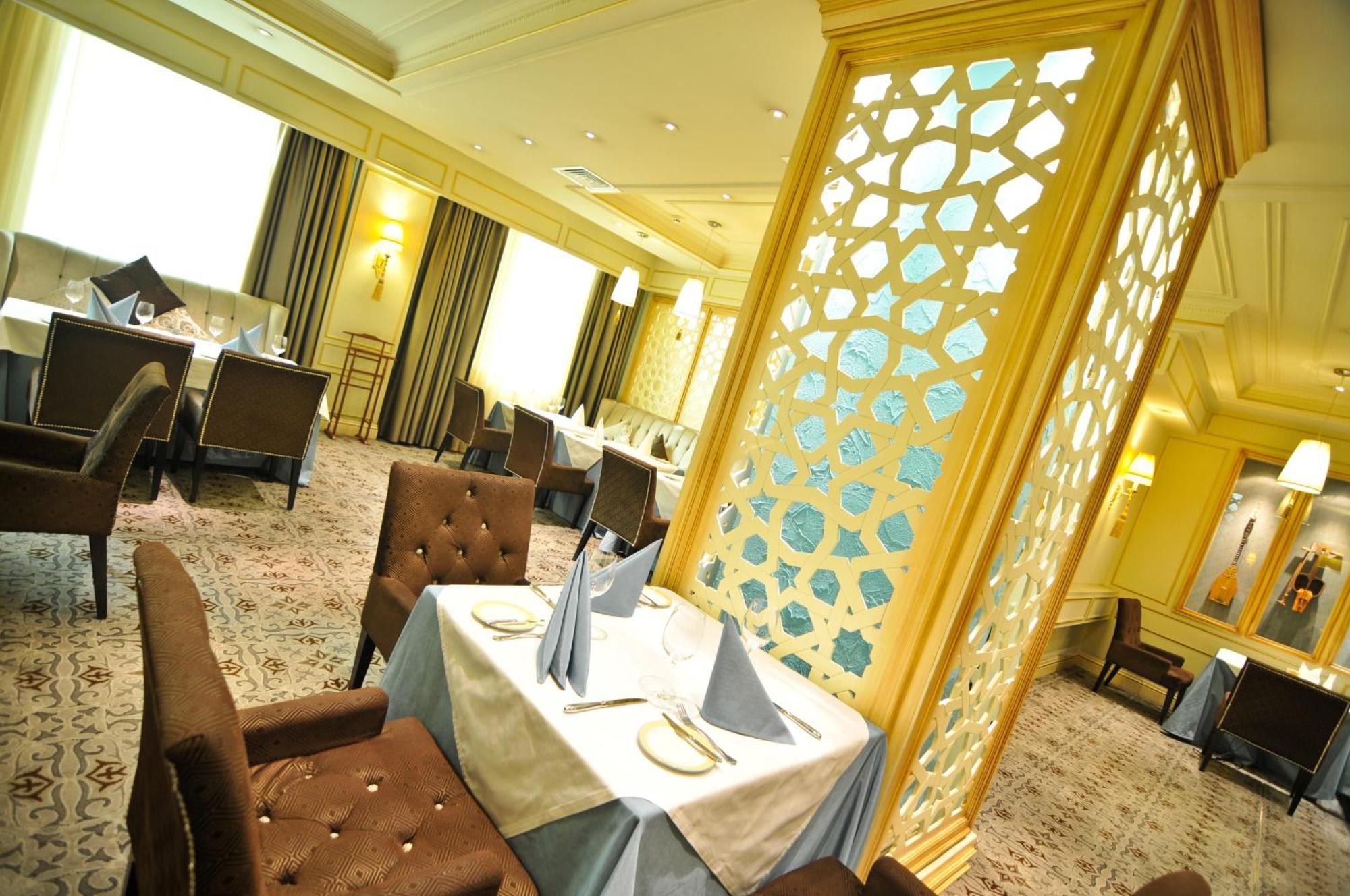 Grand Tien Shan Hotel อัลมาตี ภายนอก รูปภาพ