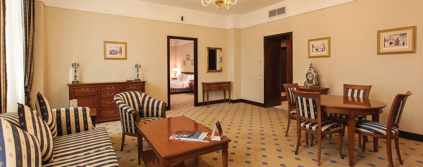 Grand Tien Shan Hotel อัลมาตี ภายนอก รูปภาพ