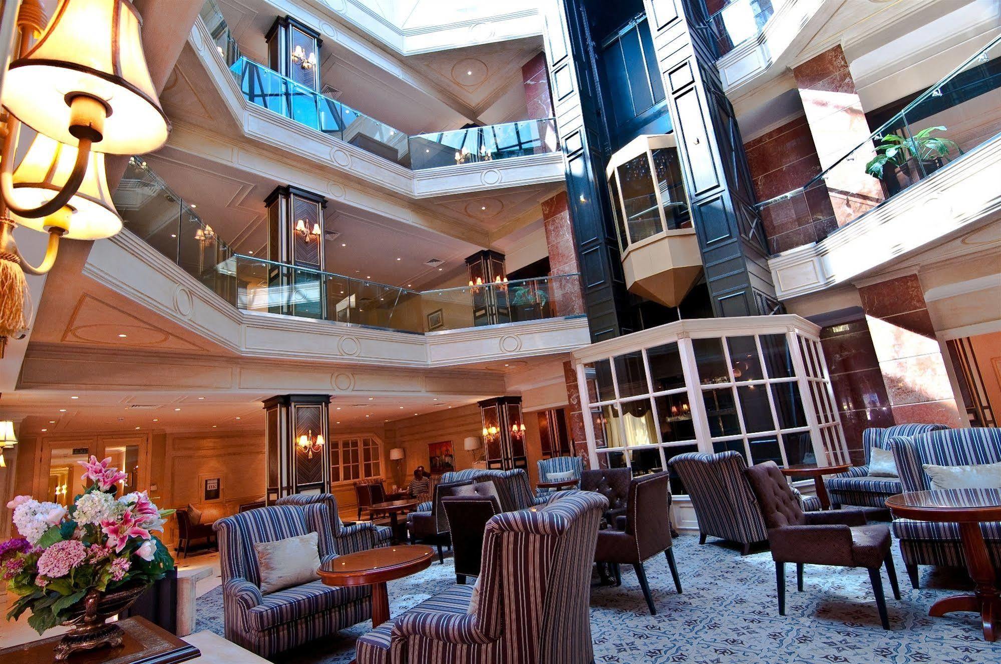 Grand Tien Shan Hotel อัลมาตี ร้านอาหาร รูปภาพ